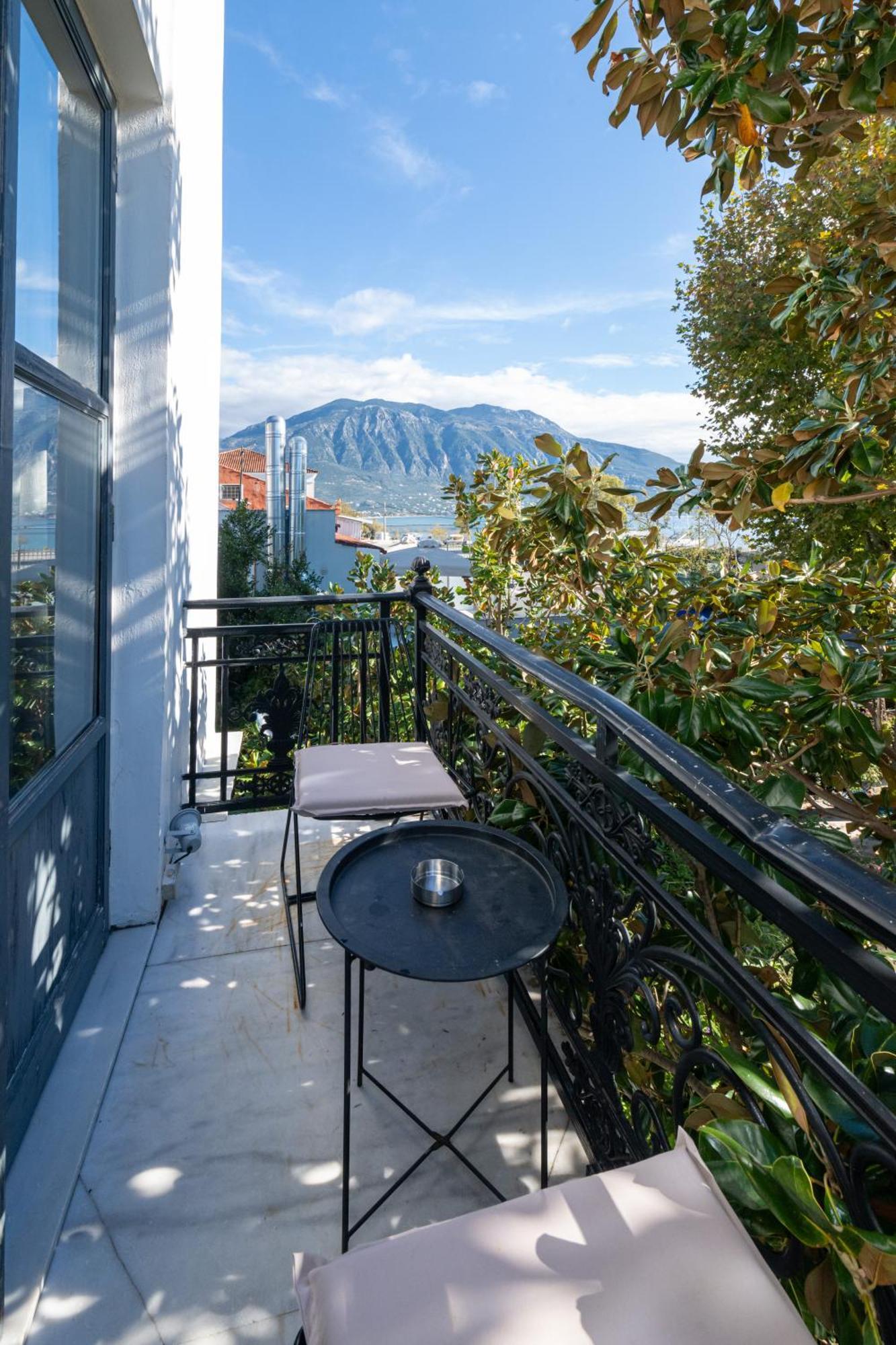 Panellinion Luxury Rooms Kalamata Esterno foto