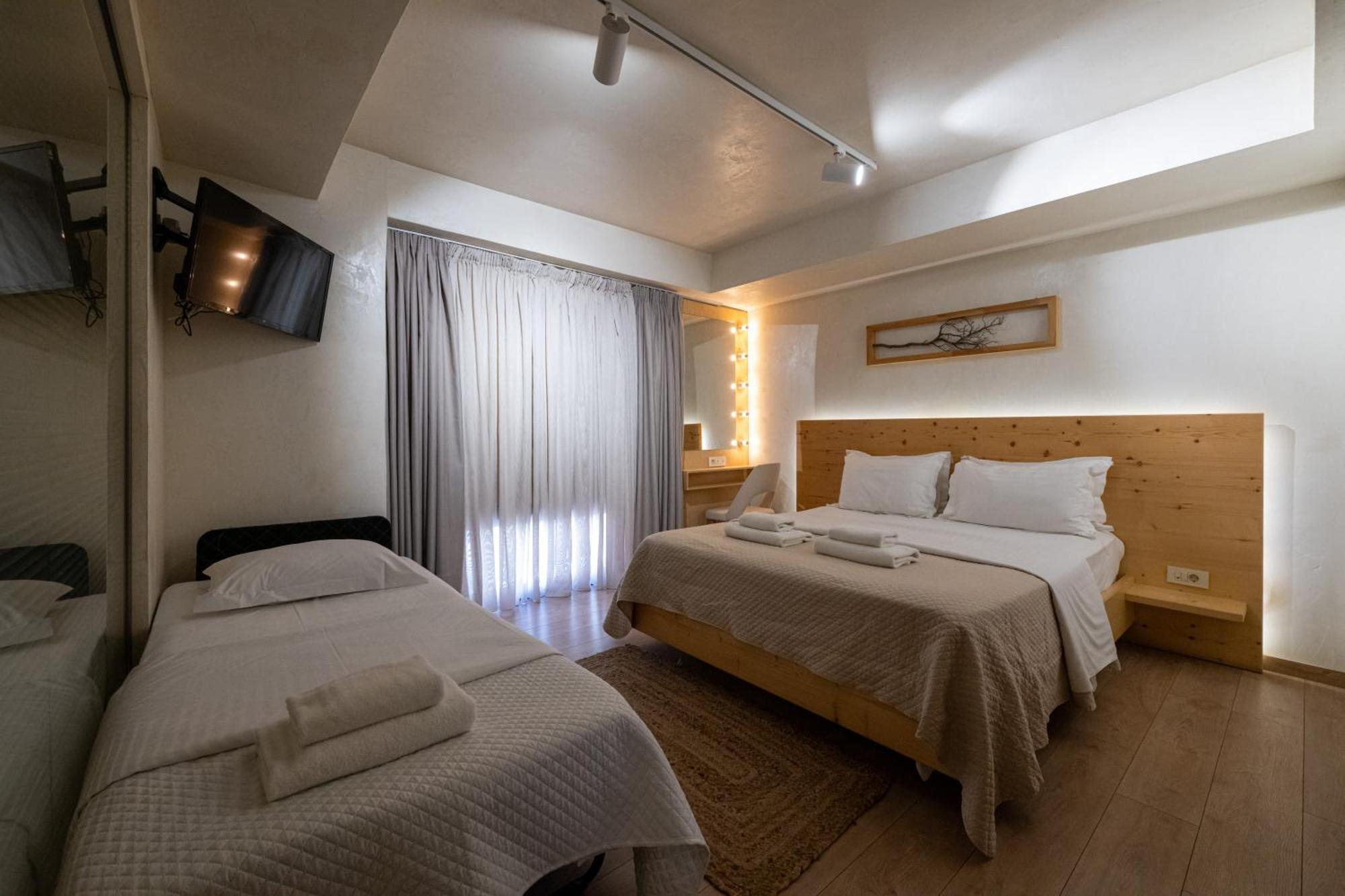 Panellinion Luxury Rooms Kalamata Esterno foto
