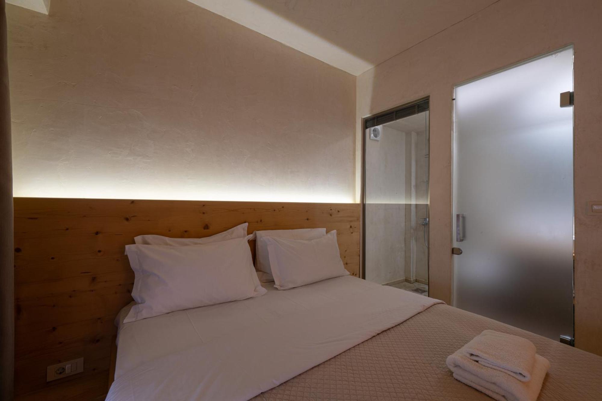 Panellinion Luxury Rooms Kalamata Esterno foto