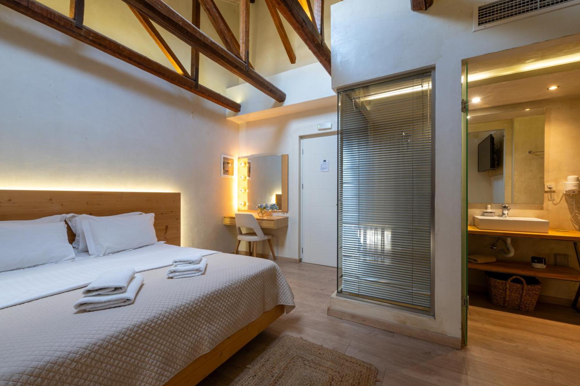Panellinion Luxury Rooms Kalamata Esterno foto