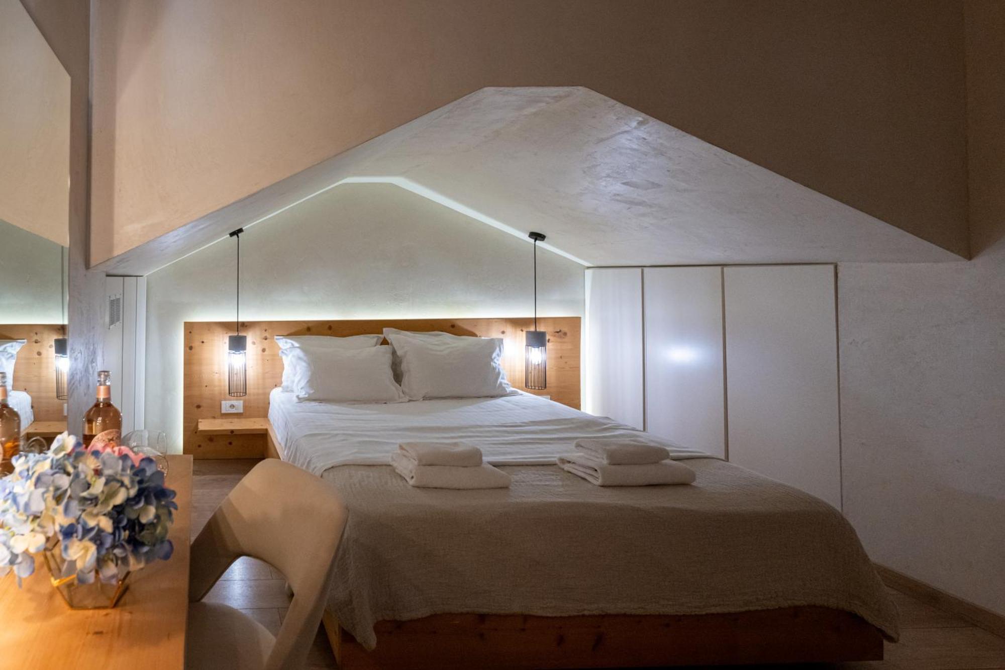 Panellinion Luxury Rooms Kalamata Esterno foto