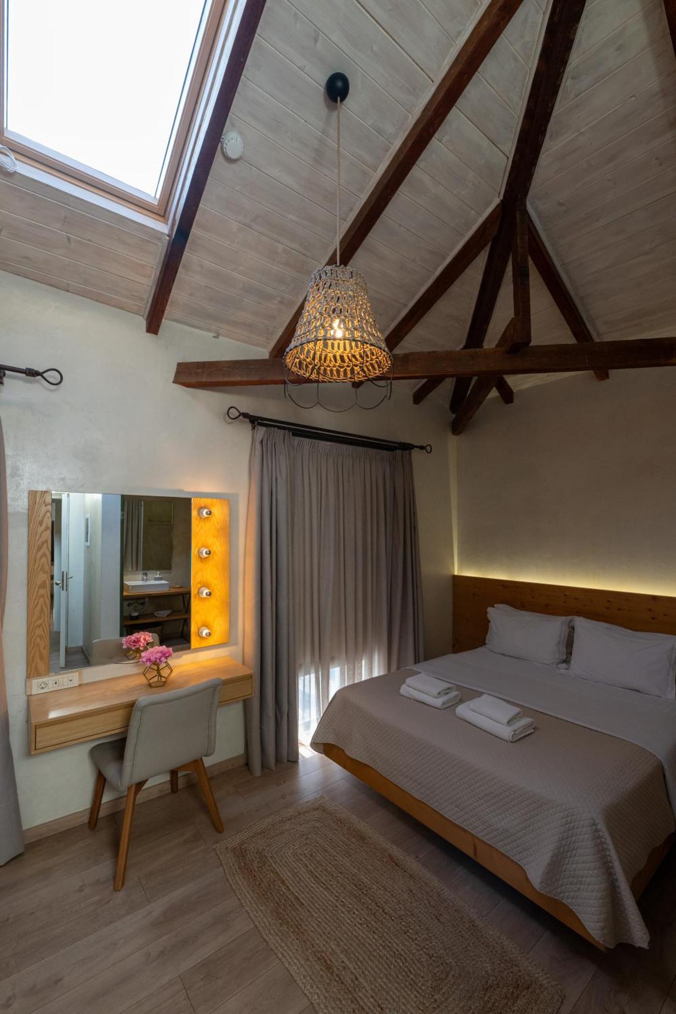 Panellinion Luxury Rooms Kalamata Esterno foto