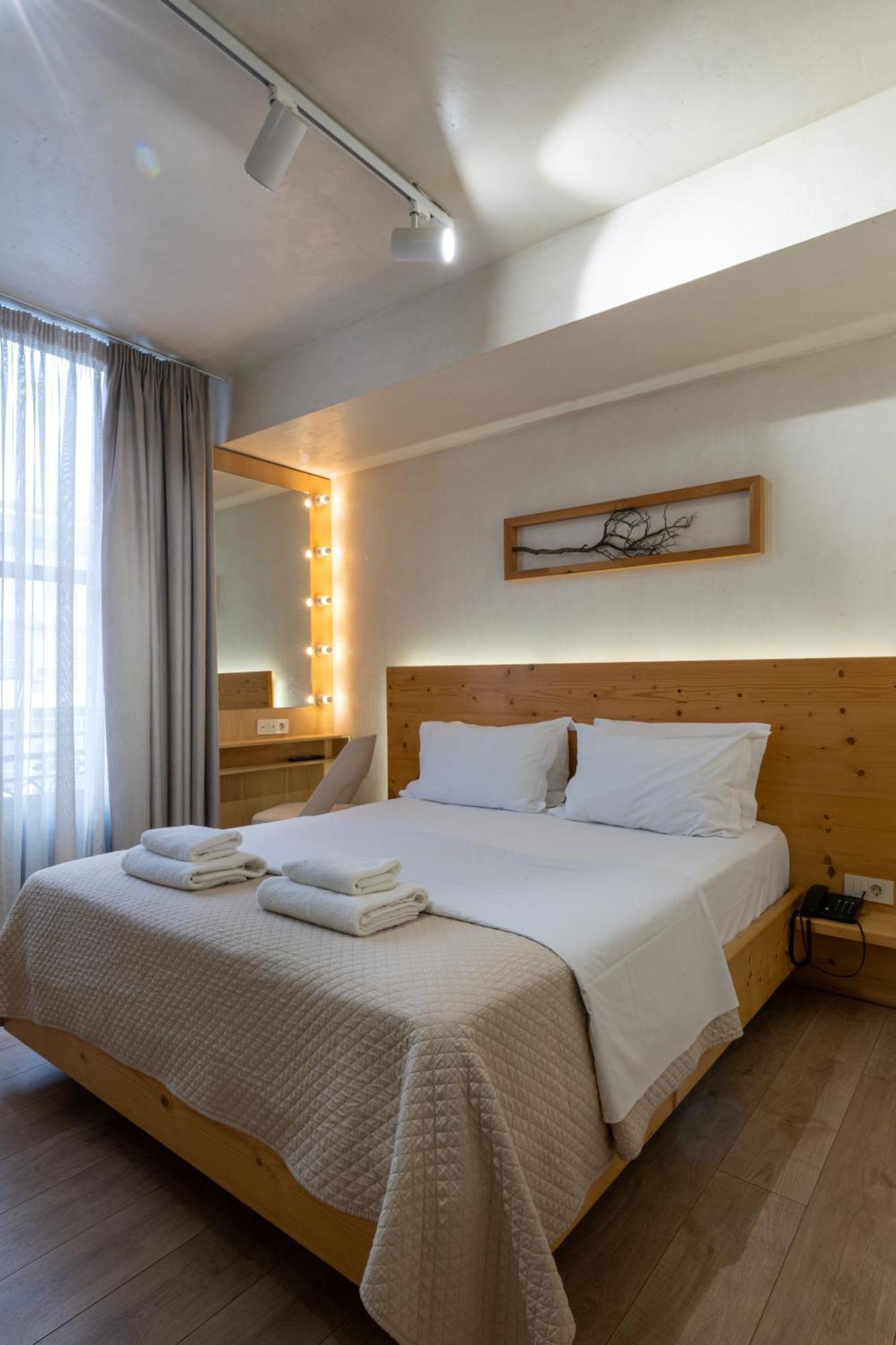 Panellinion Luxury Rooms Kalamata Esterno foto