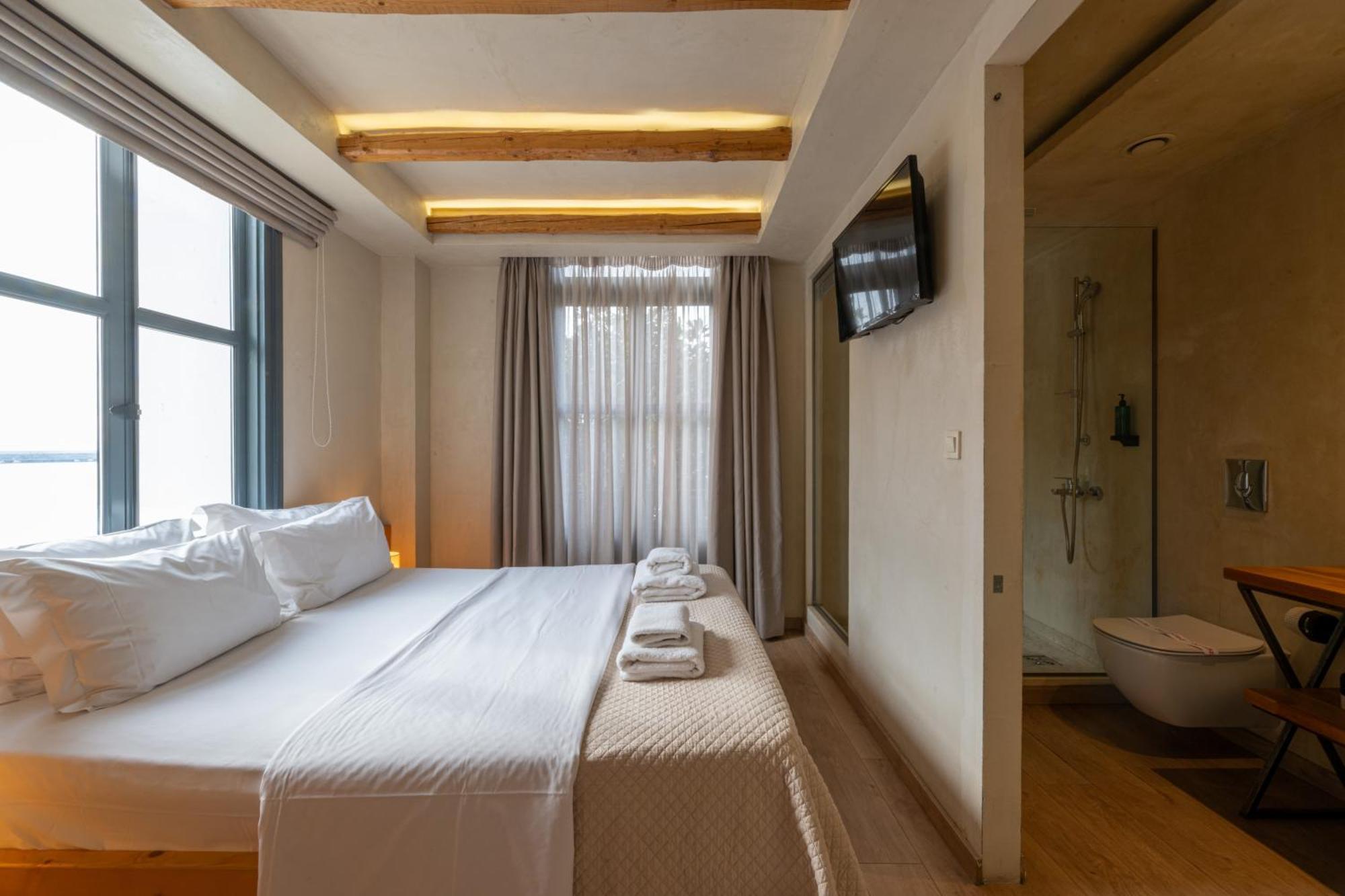Panellinion Luxury Rooms Kalamata Esterno foto